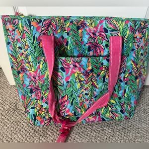 Lilly Pulitzer cooler bag with wine key